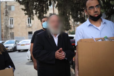 אחד מן העצורים, הבוקר