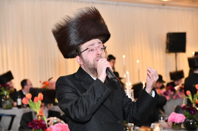 אהרל'ה סאמט בסנונית ראשונה מהאלבום: אב הרחמים