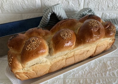 כמו במאפיות של פעם: מתכון לחלות גבוהות ומרשימות
