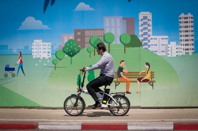 רוכבי אופניים חשמליים יחויבו בלוחית רישוי?
