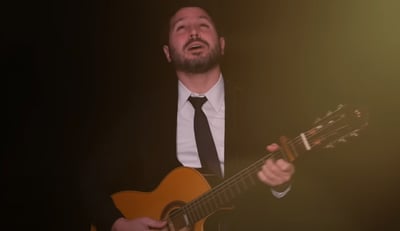 אלי לוין בסינגל חדש לחנוכה: "בימים ההם"