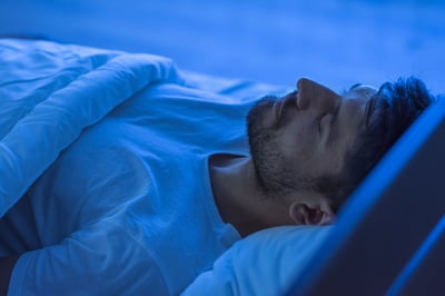 התסמין החדש של האומיקרון: הזעות לילה