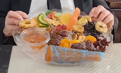 כך תמנעו מאכילת תולעים בט"ו בשבט; צפו