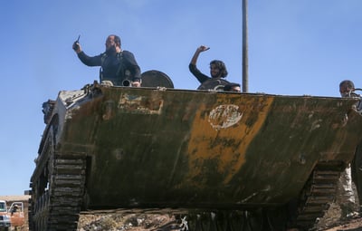 הכורדים: "מאות מחבלי דאעש נכנעו בכלא"