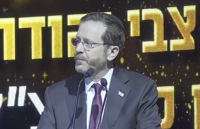 הרצוג בנאומו, הערב
