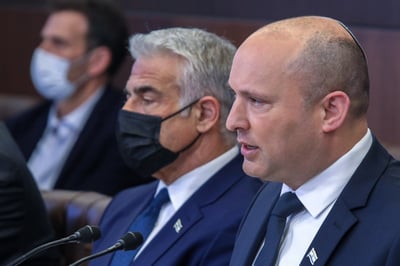 ראשי הממשלה נפתלי בנט ויאיר לפיד. הקואליציה בבעיה קשה
