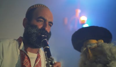 צפו ב'קליינר בנד' במחרוזת ניגוני ברסלב