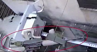 רובה על החלון; המסתערבים הסתערו • צפו