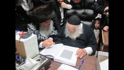 "ישר כח על הספר – אתם צריכים להוציא לכל הפחות עוד עשר ספרים"