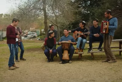 תלמידי 'מקור חיים' מבצעים: "צמאה" של באבוב