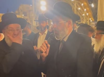 הרב לאו בעצרת התפילה