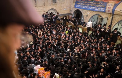 העולים, הציון, המשטרה והעימותים הקשים