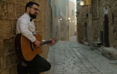 סהר חלוצי בסינגל קליפ חופה חדש: "חתונה בלבן"