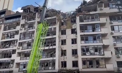 תיעוד: כך הופגזו בניין מגורים וגן ילדים בקייב