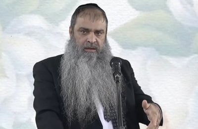 הרב רפאל זר בפינה לפרשת ואתחנן • צפו