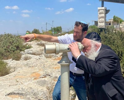ביקור העבודה הראשון של יצחק גולדקנופף - בשומרון