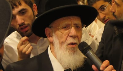 תיעוד נדיר: השירה של חכם שלום לכבוד התורה