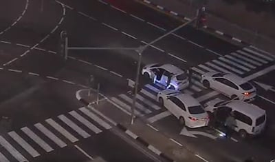 צפו: ניידות בילוש מפתיעות בכביש את 'גנבי האייפדים'