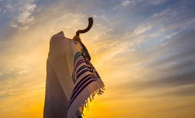 ראש השנה: זוחלים או רוקדים? פונביז' או אומן?