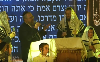 אידישע נחת ויוסי גרין במחרוזת "תשרי נחת"
