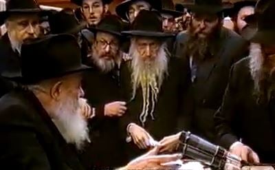 הרבי מברך את השלוחים