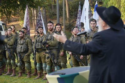 מאות החיילים החרדים נפרדו בצעדה חגיגית ברחובות ירושלים