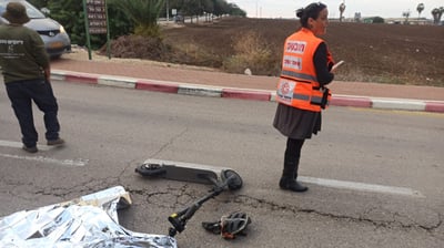 נהג משאית פגע בנער בן 13 על קורקינט ופצע אותו קשה