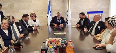 ישיבת הסיעה