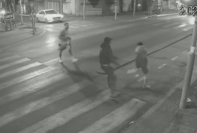 ללא סיבה נראית לעין: תקפו שני הולכי רגל במעבר חציה