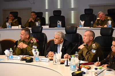 ראש הממשלה היוצא יאיר לפיד בהערכת מצב