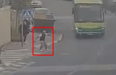 התעצבן על שני אנשים, זרק אבנים על אוטבוסים ונעצר