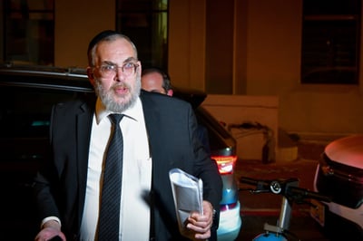 יעקב אשר, השבוע