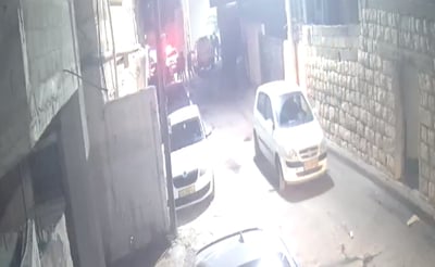 המשטרה חושפת תיעוד: המחבל הזעיק את השוטרים - ירה לעברם ודרס אותם