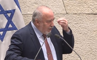 ומי דואג לנהגים במשרד ראש הממשלה? איווט ליברמן • צפו