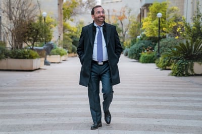 בדרך לאלבום: מאיר גפני בסינגל חדש "2000"