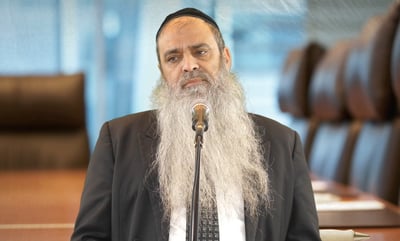 הרב רפאל זר בפינה לפרשת וארא • צפו