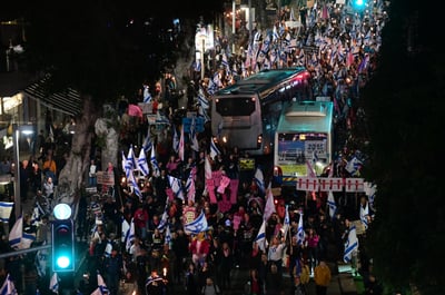 המחאות נגד הרפורמה: 19 נעצרו, בהם שתי מפגינות שנשכו שוטרים