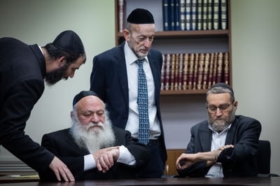 גולדקנופף ומקלב בכנסת | ארכיון