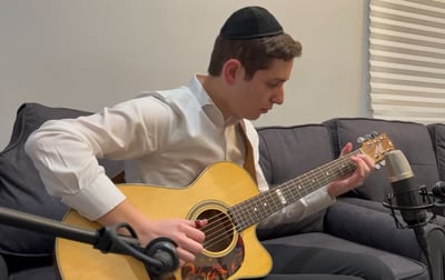 עילוי הגיטרה מחדש את הלהיט הגדול של ישי ריבו