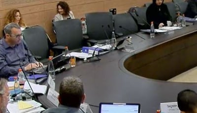 במהלך ההצבעה: כך הגיבו חברי הוועדה לדיווח שיואב גלנט פוטר