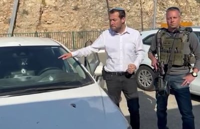 יוסי דגן בזירת פיגוע בשומרון | ארכיון