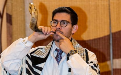 לייזר ברוק בביצוע מיוחד לר"ה: "ונתנה תוקף"