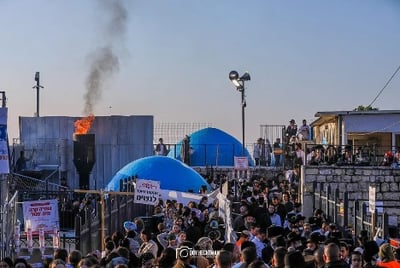 עם מוט ברזל ופח: כתב אישום נגד שני צעירים שתקפו מאבטחים ומתנדב במירון