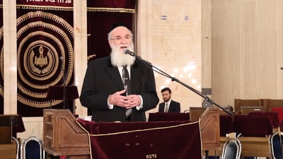 חיים אליעזר הרשטיק בביצוע לזכרו של משה שטרן: "אהבת עולם"