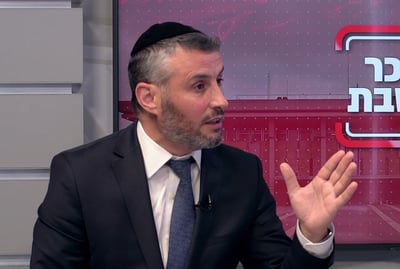 השר חיים ביטון: "אנחנו לא נכנעים למפגינים, אריה דרעי יחזור לכהן כשר בממשלה"