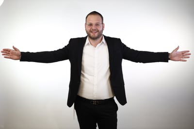 מוטי עויזר בסינגל חדש: "היום הזה"