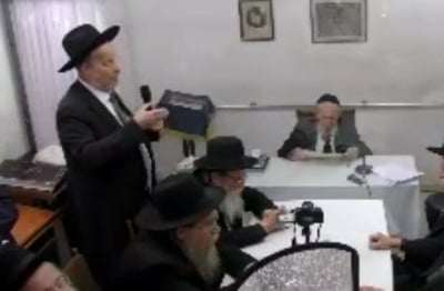 כך הגיב הגר"ג אדלשטיין זצ"ל לתואר "רשכבה"ג" | צפו