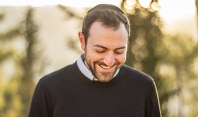 'אדריאל' בסינגל חדש: "עץ חיים"