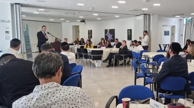 הכינוס המקומי, אורי מקלב נואם