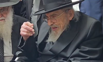 הגרב"מ אזרחי בניחום אבלים